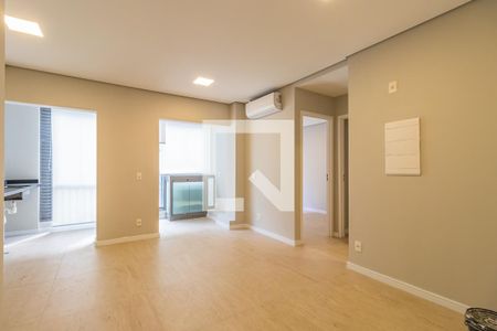 Sala de apartamento à venda com 2 quartos, 52m² em Alphaville Empresarial, Barueri