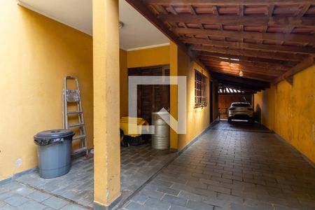 Casa à venda com 225m², 3 quartos e 3 vagas Casa à venda com 225m², 3 quartos e 3 vagasGaragem