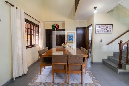 Sala de casa à venda com 3 quartos, 225m² em Gopouva, Guarulhos