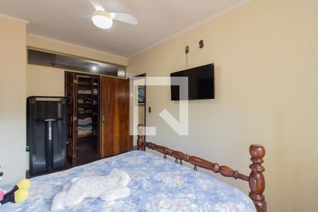 Casa à venda com 225m², 3 quartos e 3 vagas Casa à venda com 225m², 3 quartos e 3 vagasSuíte