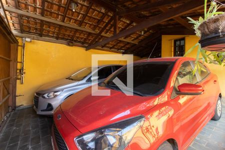 Casa à venda com 225m², 3 quartos e 3 vagas Casa à venda com 225m², 3 quartos e 3 vagasGaragem