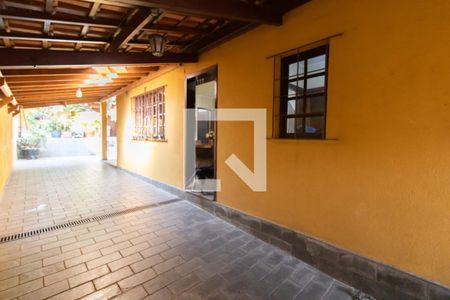 Casa à venda com 225m², 3 quartos e 3 vagas Casa à venda com 225m², 3 quartos e 3 vagasGaragem