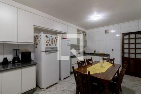Casa à venda com 225m², 3 quartos e 3 vagas Casa à venda com 225m², 3 quartos e 3 vagasCozinha