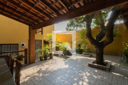 Casa à venda com 225m², 3 quartos e 3 vagas Casa à venda com 225m², 3 quartos e 3 vagasÁrea Externa