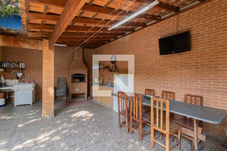 Casa à venda com 225m², 3 quartos e 3 vagas Casa à venda com 225m², 3 quartos e 3 vagasÁrea Externa