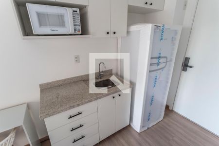 Cozinha de kitnet/studio para alugar com 1 quarto, 25m² em Indianópolis, São Paulo