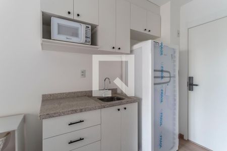 Cozinha de kitnet/studio para alugar com 1 quarto, 25m² em Indianópolis, São Paulo