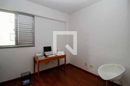 quarto de apartamento para alugar com 3 quartos, 86m² em Estoril, Belo Horizonte