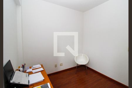 quarto  de apartamento para alugar com 3 quartos, 86m² em Estoril, Belo Horizonte