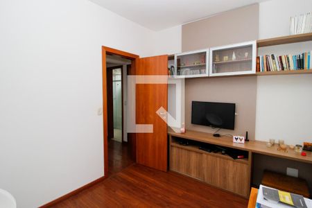 quarto de apartamento para alugar com 3 quartos, 86m² em Estoril, Belo Horizonte