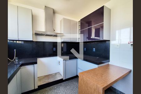 Cozinha de apartamento à venda com 4 quartos, 220m² em Cidade Nova, Belo Horizonte