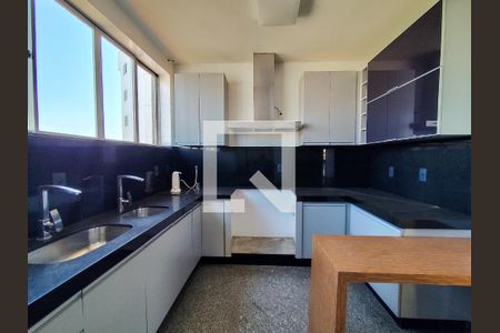 Cozinha de apartamento à venda com 4 quartos, 220m² em Cidade Nova, Belo Horizonte