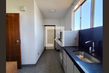 Cozinha de apartamento à venda com 4 quartos, 220m² em Cidade Nova, Belo Horizonte