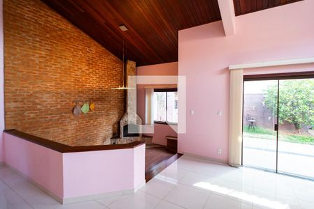 Sala de casa de condomínio para alugar com 3 quartos, 306m² em Granja Olga I, Sorocaba