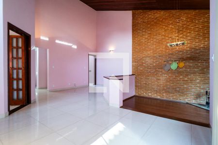 Sala de casa de condomínio para alugar com 3 quartos, 306m² em Granja Olga I, Sorocaba