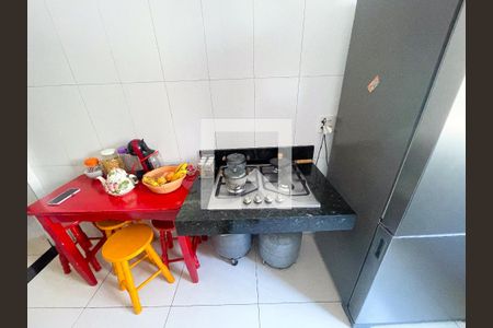 Cozinha de apartamento à venda com 3 quartos, 52m² em Santa Cruz Industrial, Contagem