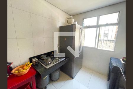 Cozinha de apartamento à venda com 3 quartos, 52m² em Santa Cruz Industrial, Contagem