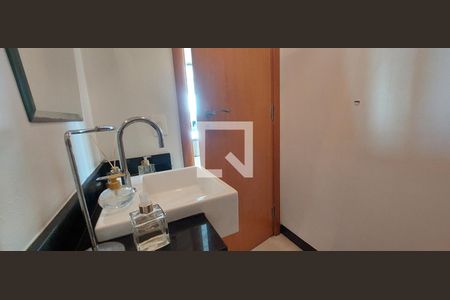 Apartamento à venda com 199m², 3 quartos e 3 vagas Apartamento à venda com 199m², 3 quartos e 3 vagasLavabo