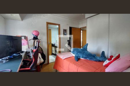 Apartamento à venda com 199m², 3 quartos e 3 vagas Apartamento à venda com 199m², 3 quartos e 3 vagasQuarto 2 suíte