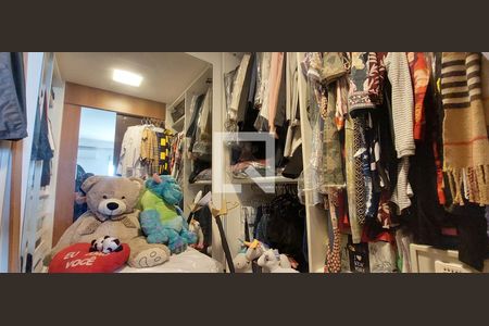 Apartamento à venda com 199m², 3 quartos e 3 vagas Apartamento à venda com 199m², 3 quartos e 3 vagasQuarto 3 suíte - closet