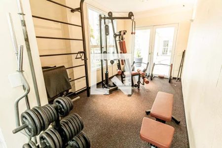 Apartamento à venda com 199m², 3 quartos e 3 vagas Apartamento à venda com 199m², 3 quartos e 3 vagasÁrea comum - Academia