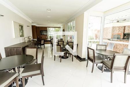 Apartamento à venda com 199m², 3 quartos e 3 vagas Apartamento à venda com 199m², 3 quartos e 3 vagasÁrea comum - Salão de festas