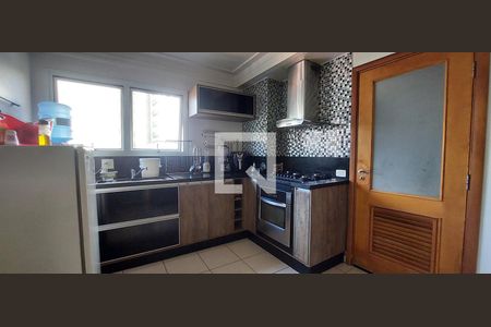 Apartamento à venda com 199m², 3 quartos e 3 vagas Apartamento à venda com 199m², 3 quartos e 3 vagasCozinha