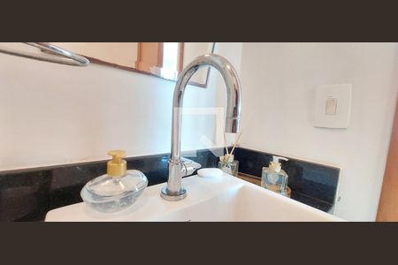 Apartamento à venda com 199m², 3 quartos e 3 vagas Apartamento à venda com 199m², 3 quartos e 3 vagasLavabo