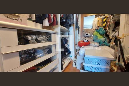 Apartamento à venda com 199m², 3 quartos e 3 vagas Apartamento à venda com 199m², 3 quartos e 3 vagasQuarto 3 suíte - closet