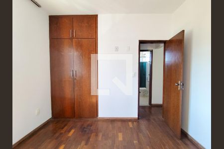 Quarto de apartamento à venda com 2 quartos, 48m² em Sagrada Família, Belo Horizonte