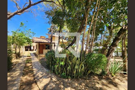 Entrada de casa de condomínio para alugar com 3 quartos, 243m² em Retiro do Chale, Brumadinho