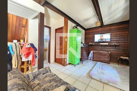 Sala de casa de condomínio para alugar com 3 quartos, 243m² em Retiro do Chale, Brumadinho