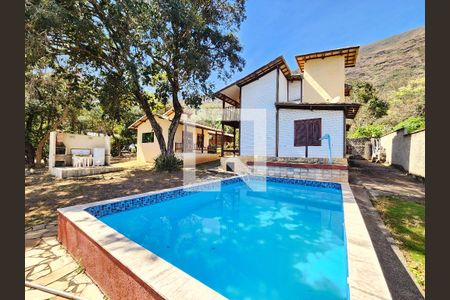 Piscina - quintal de casa de condomínio à venda com 3 quartos, 243m² em Retiro do Chale, Brumadinho