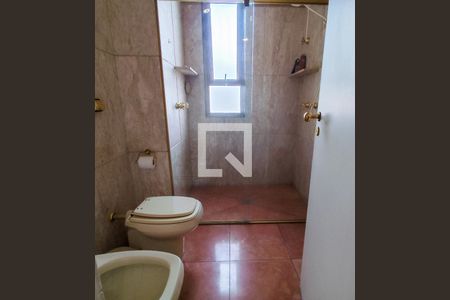 Apartamento à venda com 240m², 4 quartos e 3 vagas Apartamento à venda com 240m², 4 quartos e 3 vagasSuíte 3 e 4 Banheiro