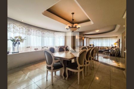 Apartamento à venda com 240m², 4 quartos e 3 vagas Apartamento à venda com 240m², 4 quartos e 3 vagasSala