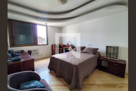 Apartamento à venda com 240m², 4 quartos e 3 vagas Apartamento à venda com 240m², 4 quartos e 3 vagasSuíte 1