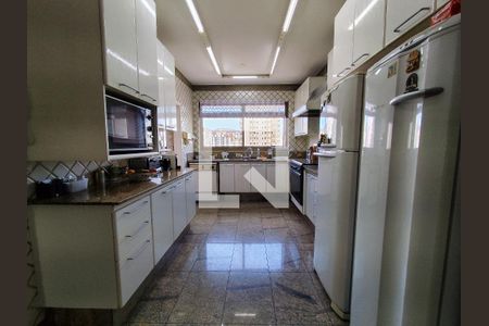 Apartamento à venda com 240m², 4 quartos e 3 vagas Apartamento à venda com 240m², 4 quartos e 3 vagasCozinha