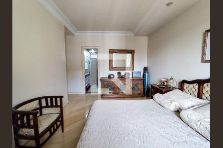 Apartamento à venda com 240m², 4 quartos e 3 vagas Apartamento à venda com 240m², 4 quartos e 3 vagasSuíte 2