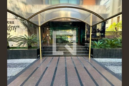 Apartamento à venda com 240m², 4 quartos e 3 vagas Apartamento à venda com 240m², 4 quartos e 3 vagasFachada