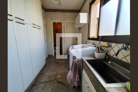 Apartamento à venda com 240m², 4 quartos e 3 vagas Apartamento à venda com 240m², 4 quartos e 3 vagasÁrea de Serviço