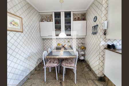 Apartamento à venda com 240m², 4 quartos e 3 vagas Apartamento à venda com 240m², 4 quartos e 3 vagasCozinha