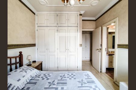 Apartamento à venda com 240m², 4 quartos e 3 vagas Apartamento à venda com 240m², 4 quartos e 3 vagasSuíte 3