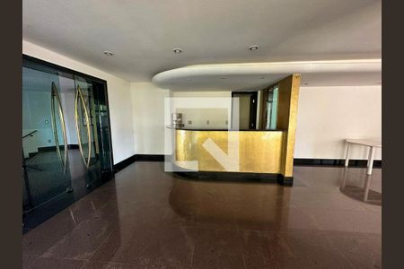 Apartamento à venda com 240m², 4 quartos e 3 vagas Apartamento à venda com 240m², 4 quartos e 3 vagasÁrea comum