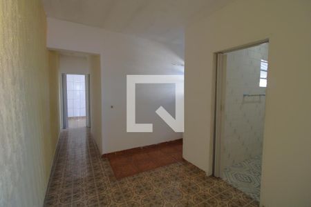 Corredor de casa para alugar com 2 quartos, 60m² em Jardim São Rafael, São Paulo