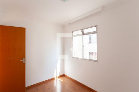 Quarto 1 de apartamento à venda com 2 quartos, 45m² em Venda Nova, Belo Horizonte