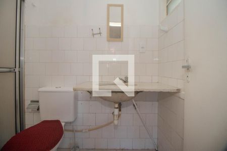 Banheiro de apartamento à venda com 1 quarto, 50m² em Jardim Sabará, Porto Alegre