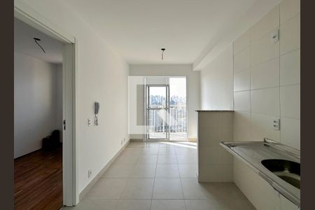 Cozinha de apartamento à venda com 1 quarto, 28m² em Vila das Belezas, São Paulo