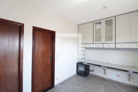 Sala de TV de apartamento para alugar com 2 quartos, 90m² em Jardim Guanabara, Belo Horizonte