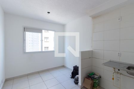 Sala/Cozinha de apartamento para alugar com 2 quartos, 32m² em Colônia (zona Leste), São Paulo