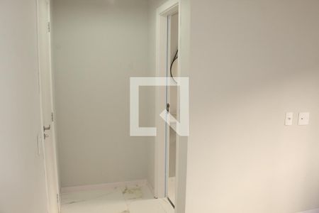 Detalhe da Suíte de apartamento para alugar com 2 quartos, 57m² em Jardim Rebelato, Cotia